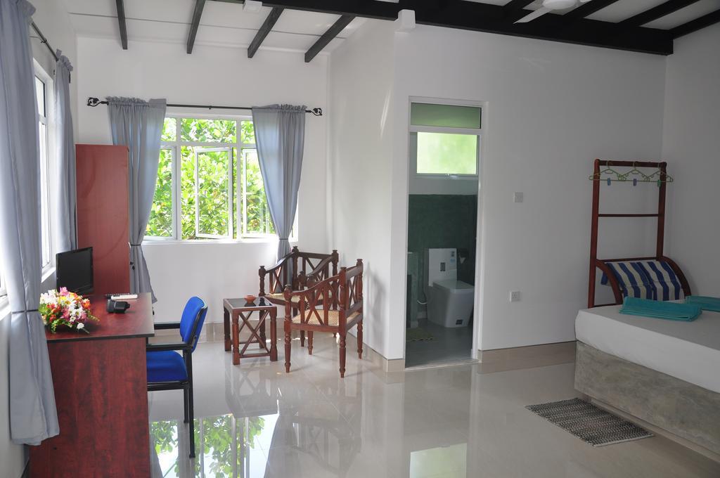 The Fence Bed and Breakfast Bentota Buitenkant foto