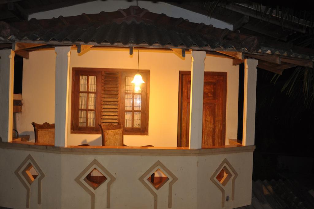 The Fence Bed and Breakfast Bentota Buitenkant foto
