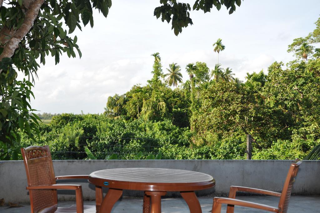 The Fence Bed and Breakfast Bentota Buitenkant foto