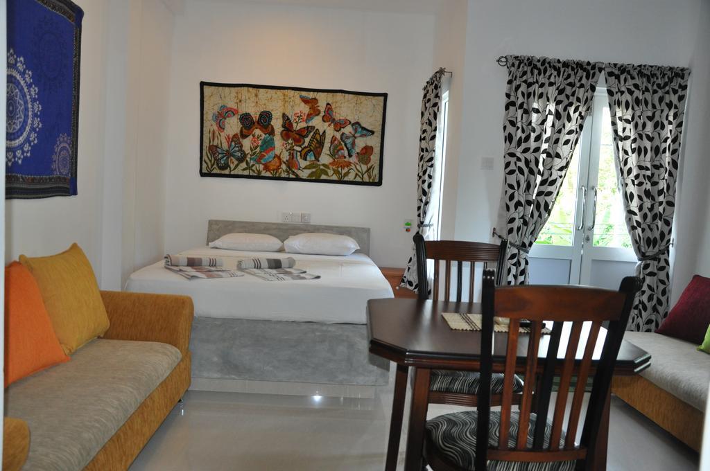 The Fence Bed and Breakfast Bentota Buitenkant foto