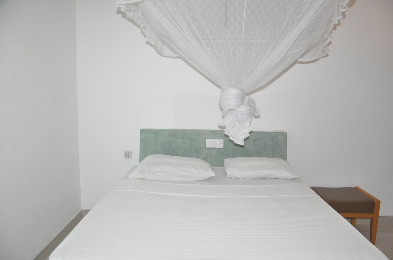 The Fence Bed and Breakfast Bentota Buitenkant foto